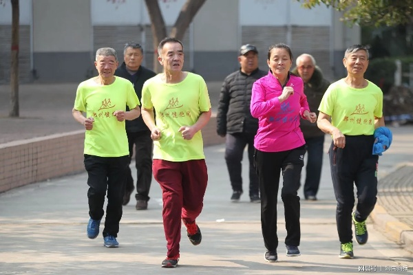 中国老年组马拉松 老年人参与的健康长跑活动