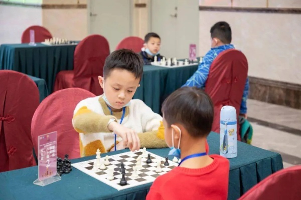 伊犁国际象棋大赛精彩纷呈，谁将夺得冠军？-第2张图片-www.211178.com_果博福布斯